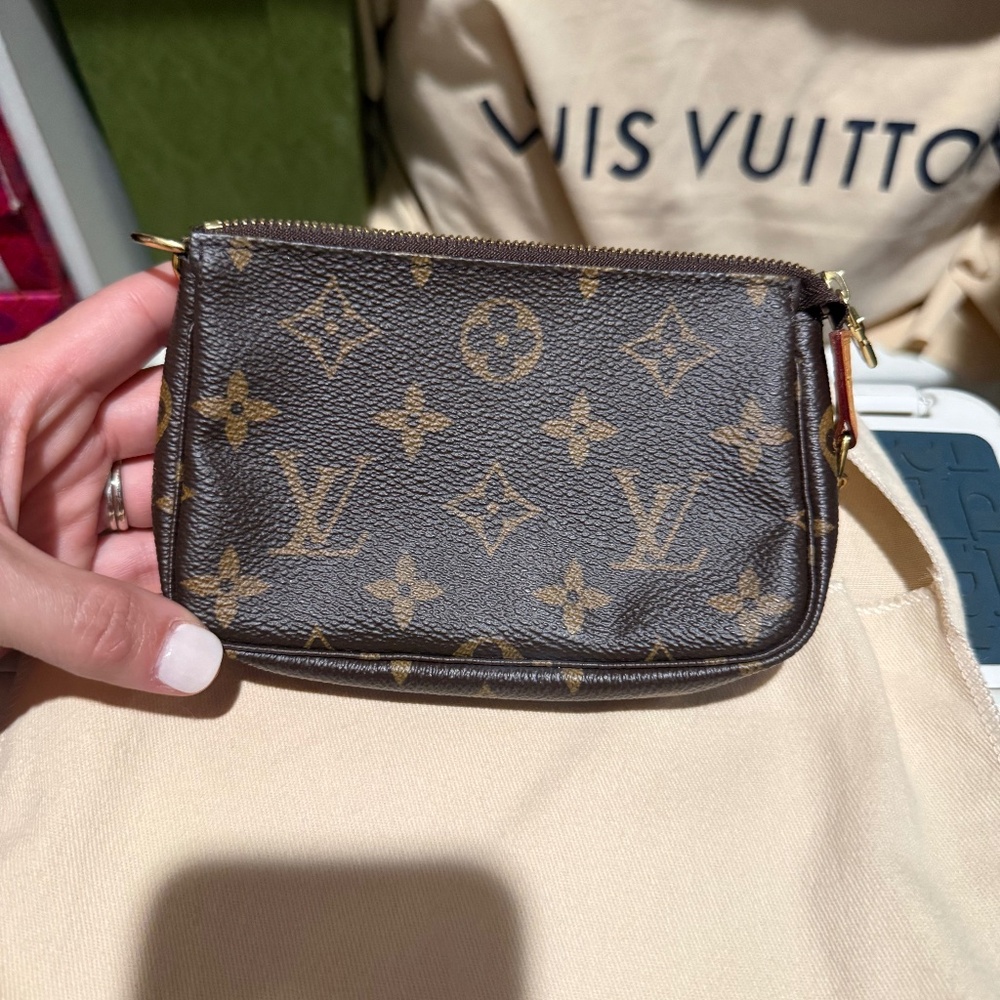 Louis Vouitton Mini Pouchette